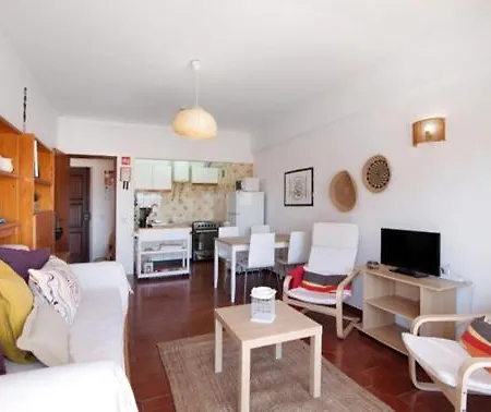 Da Rocha - 1bdr - 2 Pools - At 300m